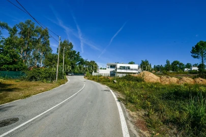 Terreno para Venda em São Miguel do Souto e Mosteirô