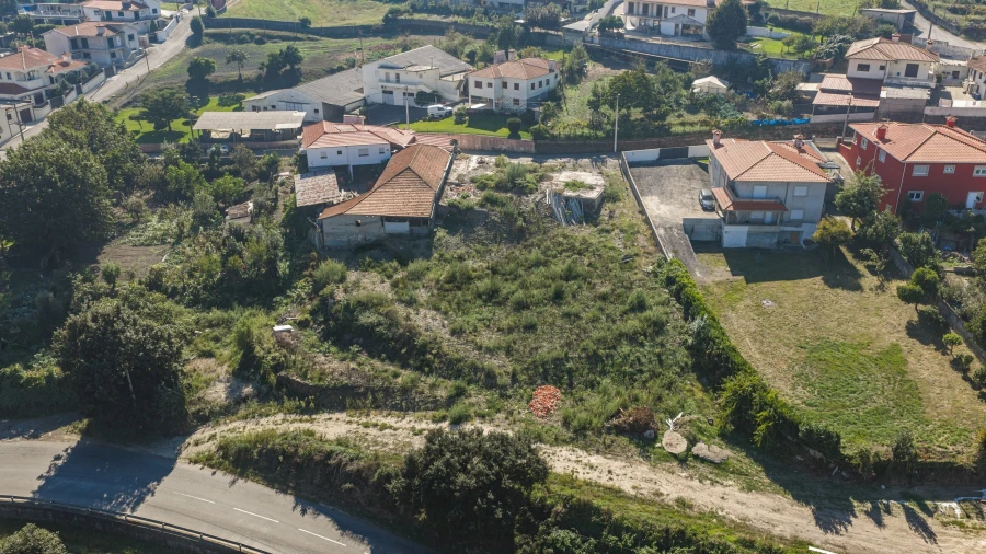 Terreno para Venda em Vilarinho das Cambas Foto 9