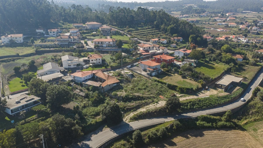 Terreno para Venda em Vilarinho das Cambas Foto 3