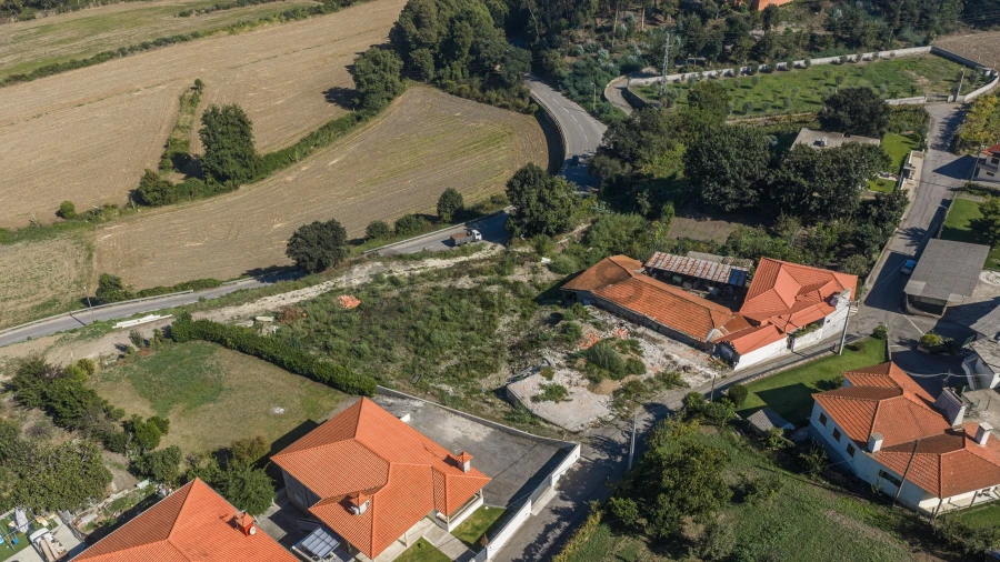 Terreno para Venda em Vilarinho das Cambas Foto 6