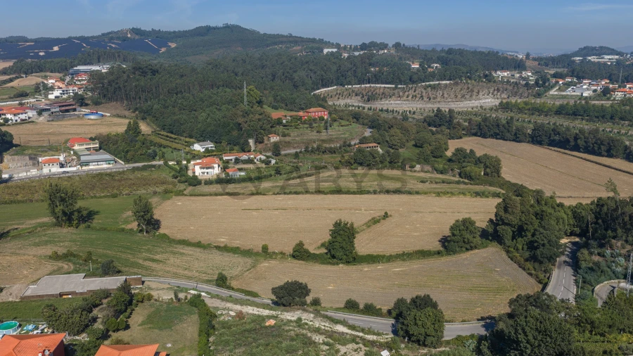 Terreno para Venda em Vilarinho das Cambas Foto 8