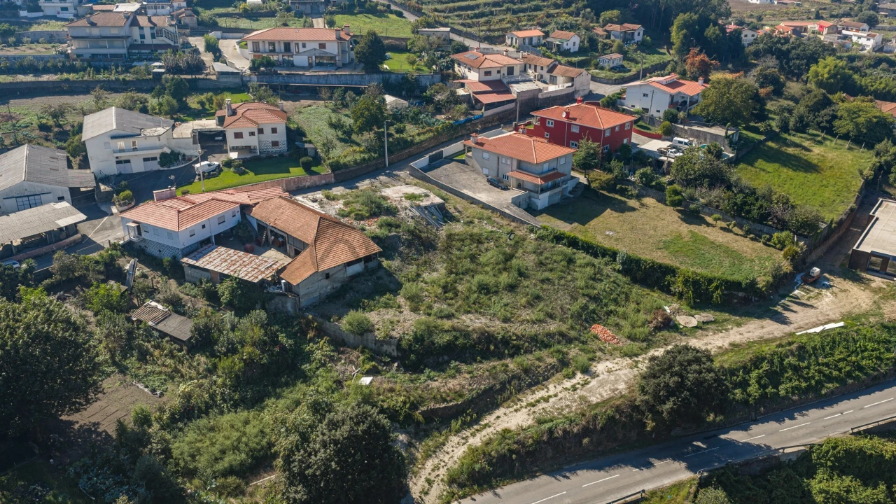 Terreno para Venda em Vilarinho das Cambas Foto 5