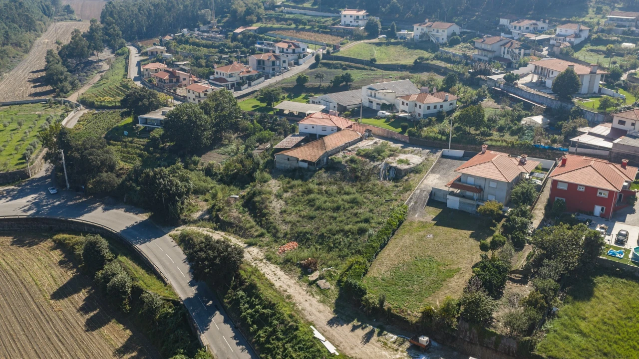 Terreno para Venda em Vilarinho das Cambas Foto 4