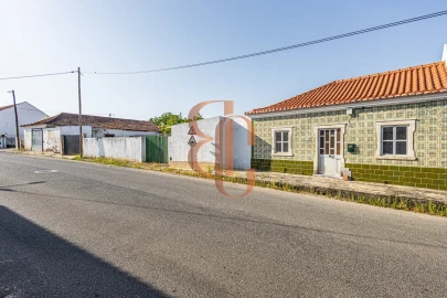 Moradia T2 para Venda em Azambujeira e Malaqueijo
