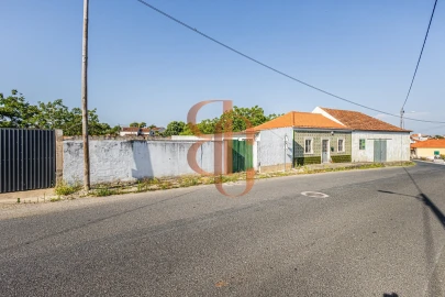 Moradia T2 para Venda em Azambujeira e Malaqueijo