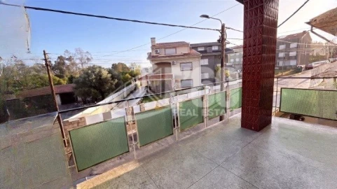 Moradia T2 para Venda em Pedroso e Seixezelo