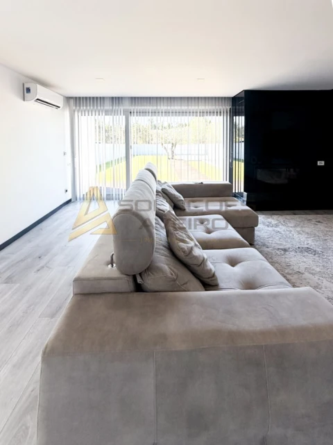 Moradia T4 para Venda em Oiã
