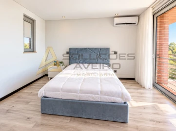 Moradia T4 para Venda em Oiã