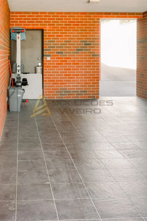 Moradia T4 para Venda em Oiã