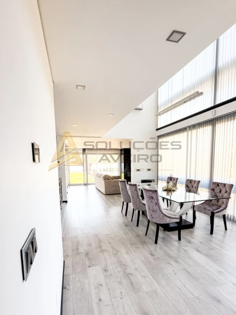 Moradia T4 para Venda em Oiã