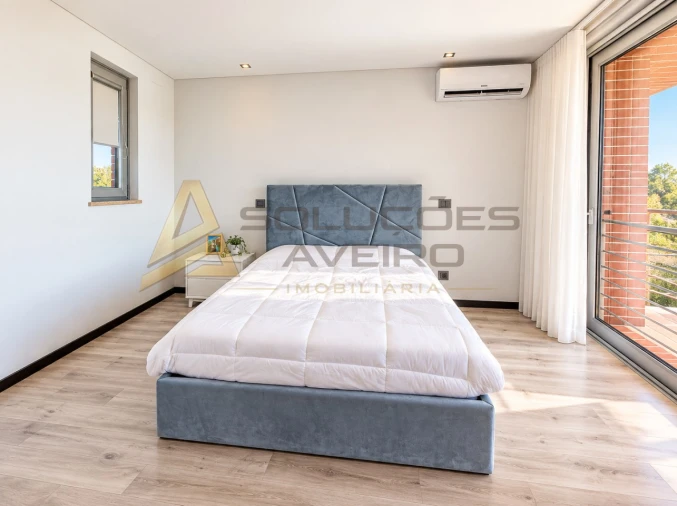 Moradia T4 para Venda em Oiã Foto 30