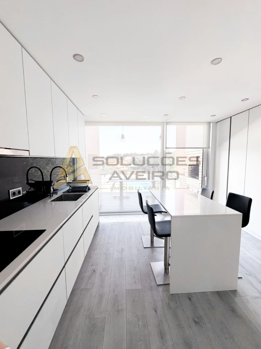 Moradia T4 para Venda em Oiã Foto 131