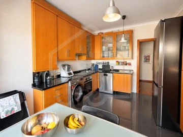 Apartamento T3 para Venda em Glória e Vera Cruz