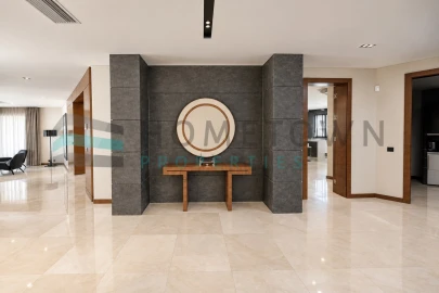 Moradia T5 para Venda em Quarteira