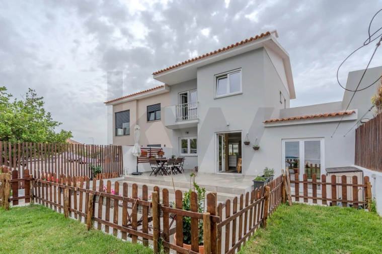 Moradia T4 para Venda em São Domingos de Rana Foto 43