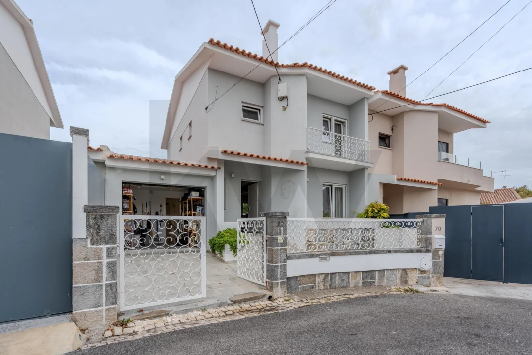 Moradia T4 para Venda em São Domingos de Rana Foto 1