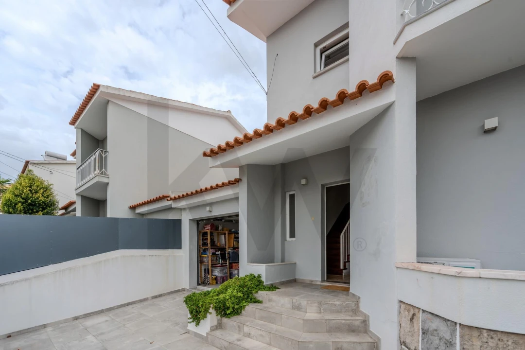 Moradia T4 para Venda em São Domingos de Rana Foto 2