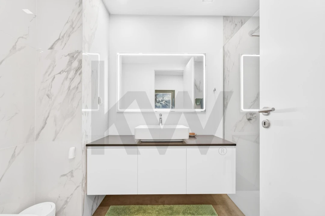 Apartamento T2 para Venda em Camara de Lobos Foto 12
