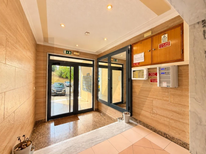 Apartamento T2 para Venda em Algueirão-Mem Martins Foto 25