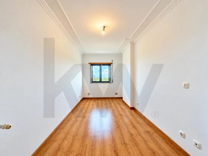Apartamento T2 para Venda em Algueirão-Mem Martins Foto 17
