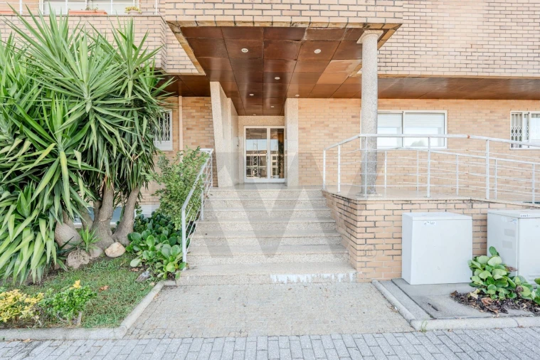 Apartamento T2 para Venda em Valongo Foto 6