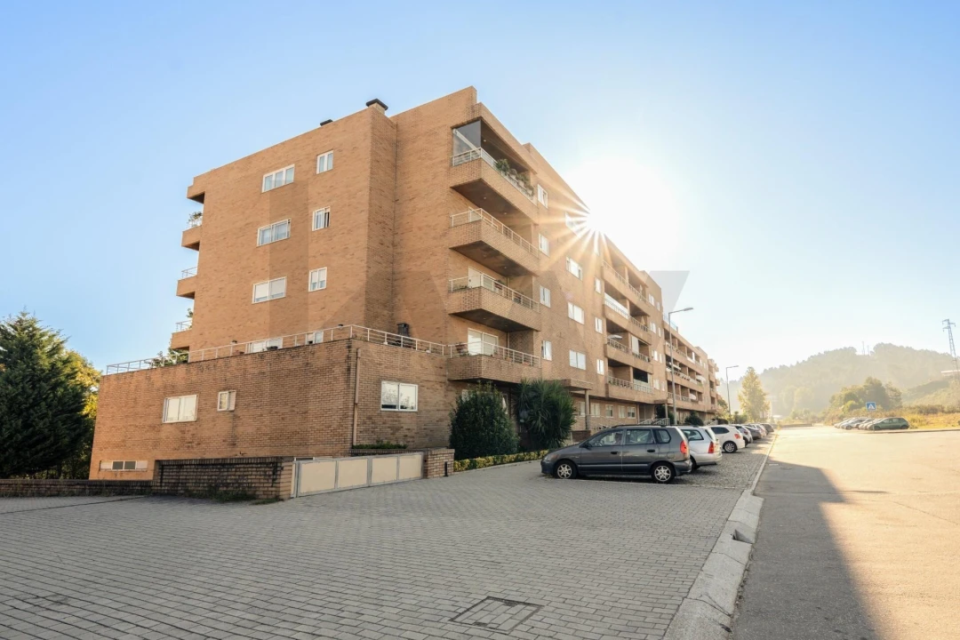 Apartamento T2 para Venda em Valongo Foto 1