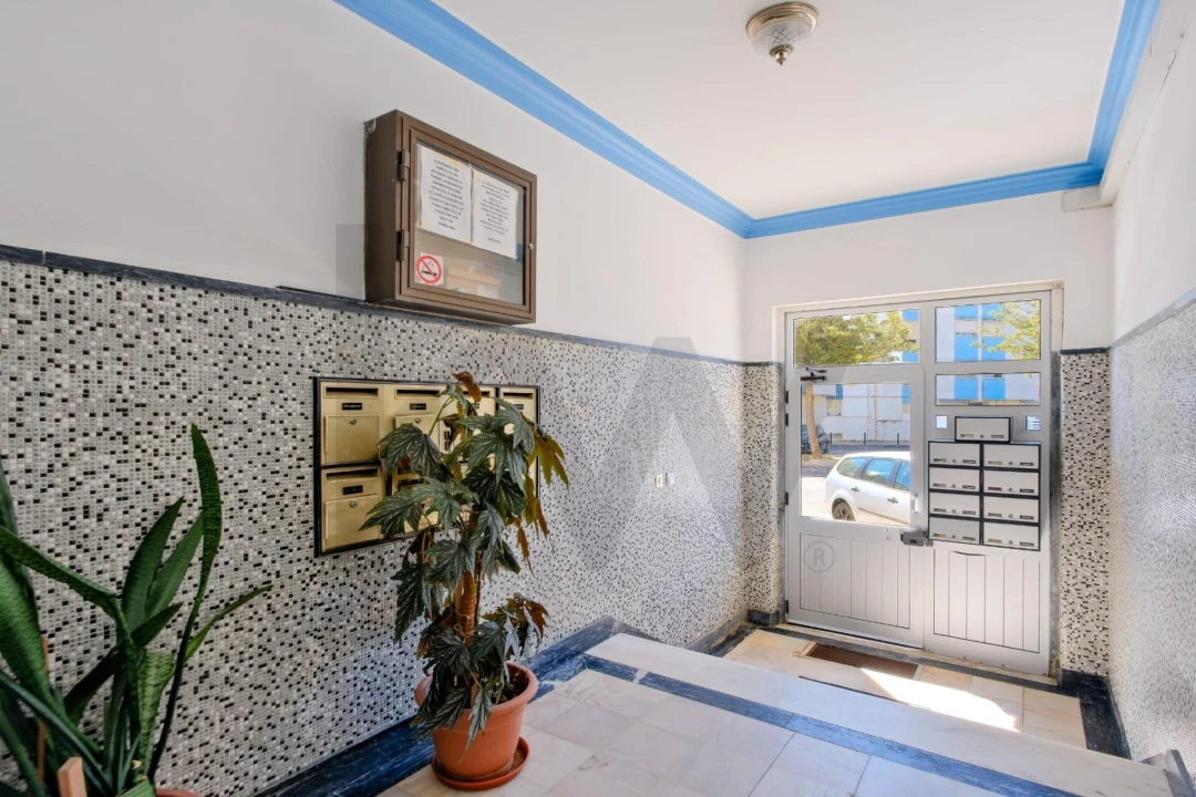 Apartamento T2 para Venda em Cacém e São Marcos Foto 2