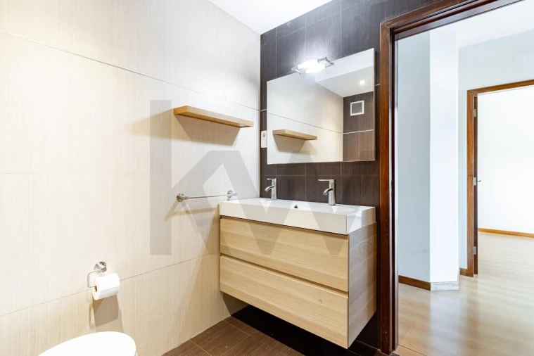 Apartamento T2 para Venda em São João da Madeira Foto 14