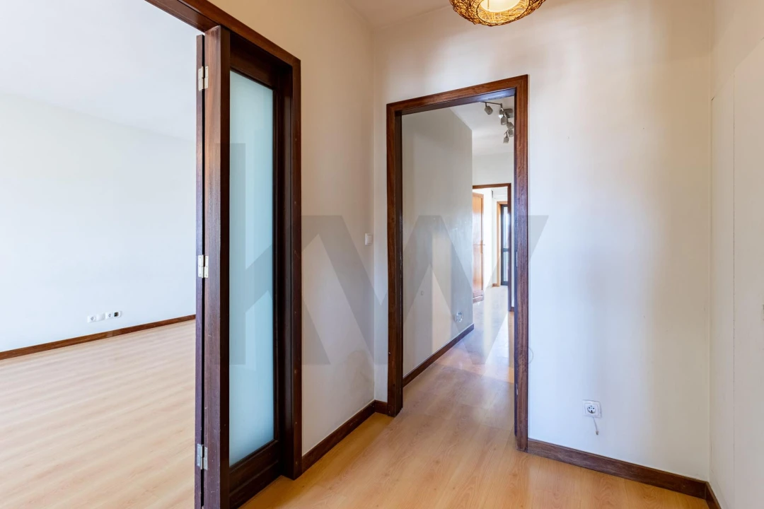 Apartamento T2 para Venda em São João da Madeira Foto 3