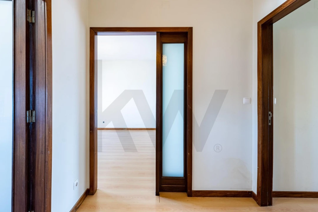 Apartamento T2 para Venda em São João da Madeira Foto 2