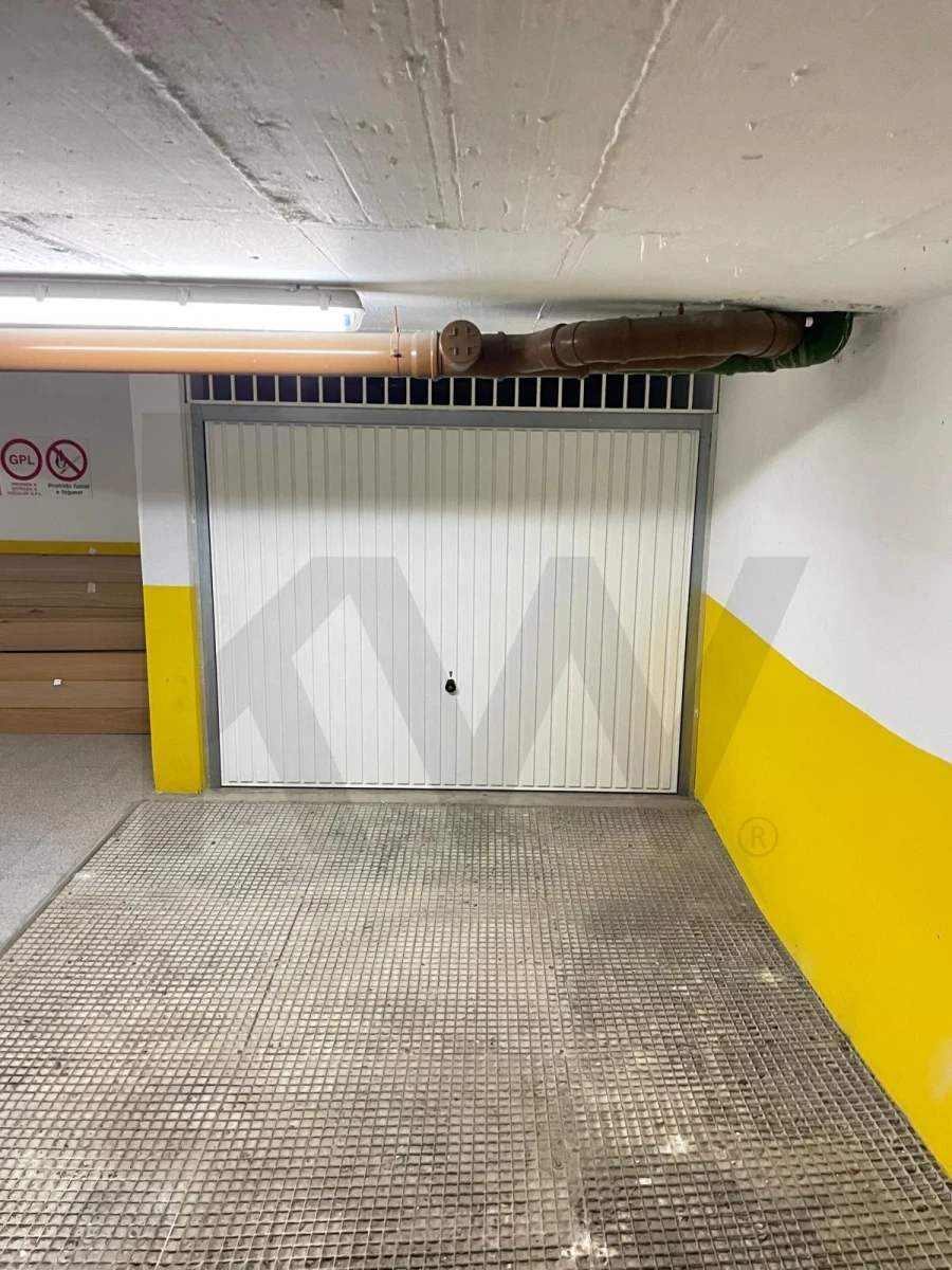 Apartamento T3 para Venda em São Domingos de Rana Foto 6