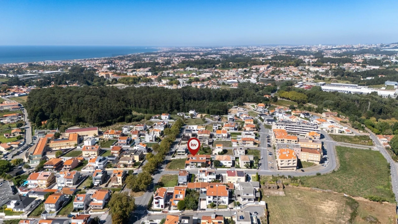 Moradia T4 para Venda em Arcozelo Foto 35
