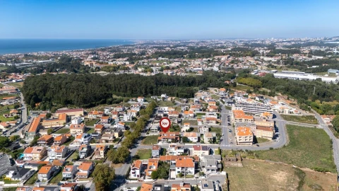 Moradia T4 para Venda em Arcozelo
