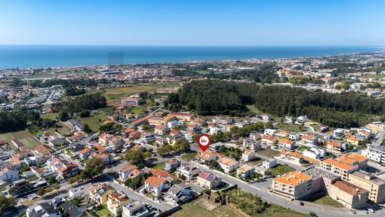 Moradia T4 para Venda em Arcozelo Foto 36