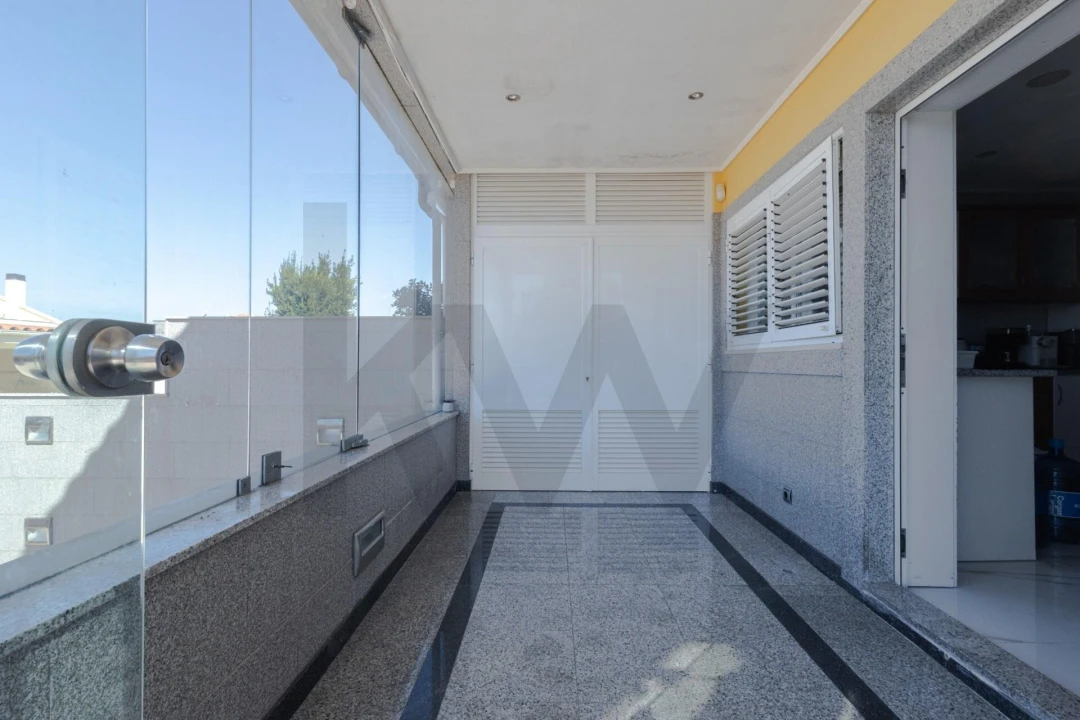 Moradia T4 para Venda em Arcozelo Foto 2