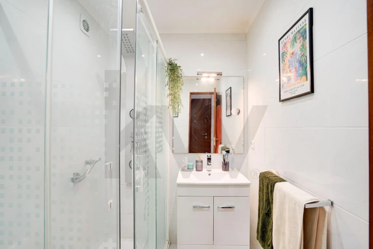 Apartamento T1 para Venda em Costa da Caparica Foto 13