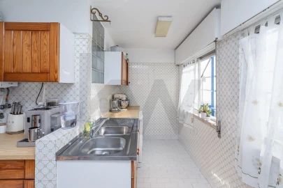 Apartamento T2 para Venda em Carcavelos e Parede