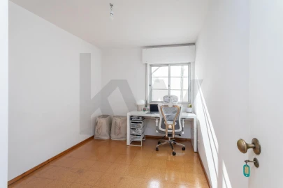 Apartamento T2 para Venda em Carcavelos e Parede