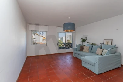 Apartamento T2 para Venda em Carcavelos e Parede