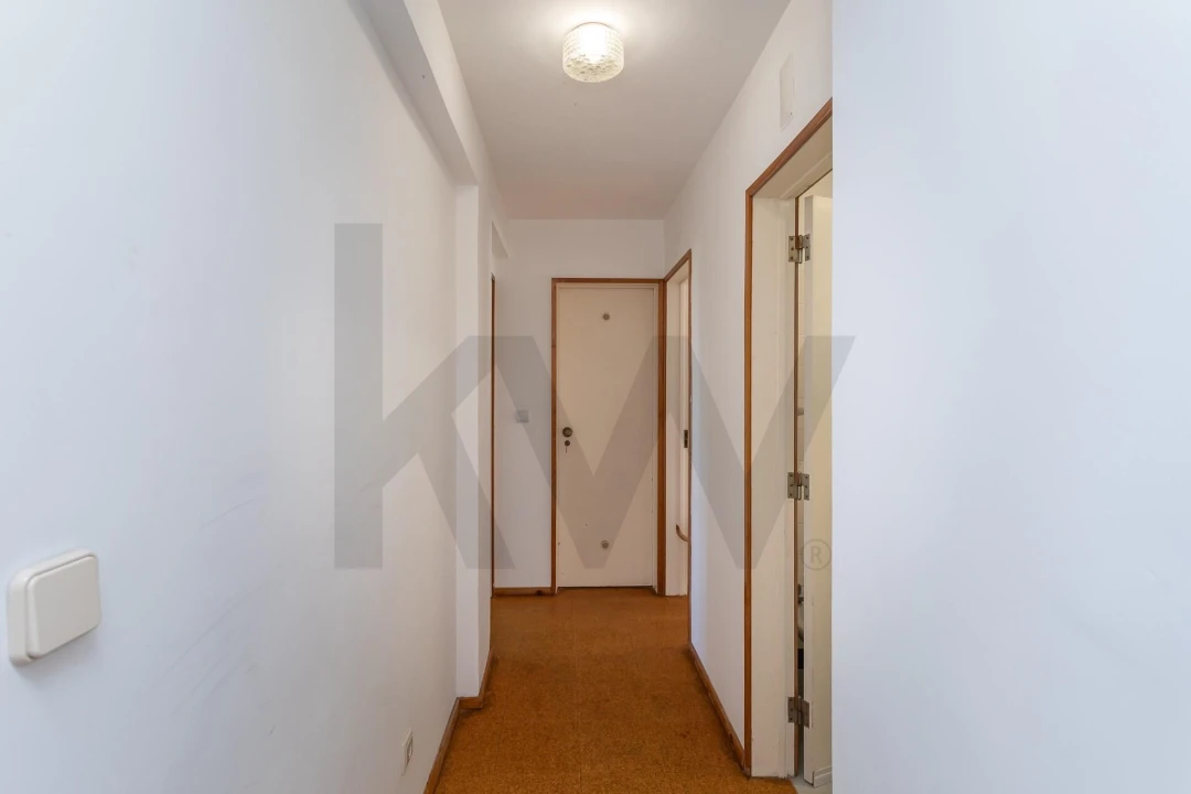 Apartamento T2 para Venda em Carcavelos e Parede Foto 18