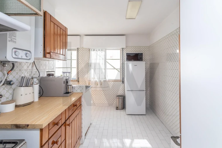 Apartamento T2 para Venda em Carcavelos e Parede Foto 8