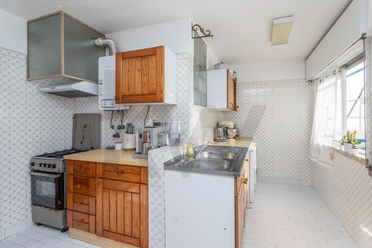 Apartamento T2 para Venda em Carcavelos e Parede Foto 9