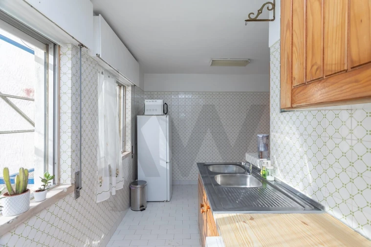 Apartamento T2 para Venda em Carcavelos e Parede Foto 11
