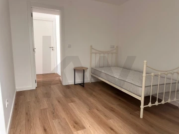 Quarto para Arrendamento em Caparica e Trafaria