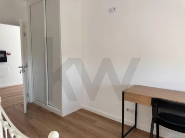 Quarto para Arrendamento em Caparica e Trafaria