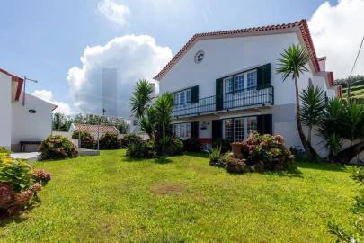 Moradia T5 para Venda em Santo Antonio de Nordestinho