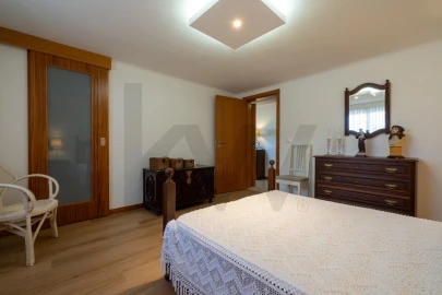 Moradia T5 para Venda em Santo Antonio de Nordestinho