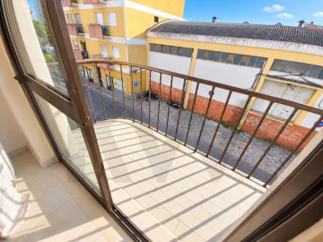Apartamento T2 para Venda em Carregado e Cadafais