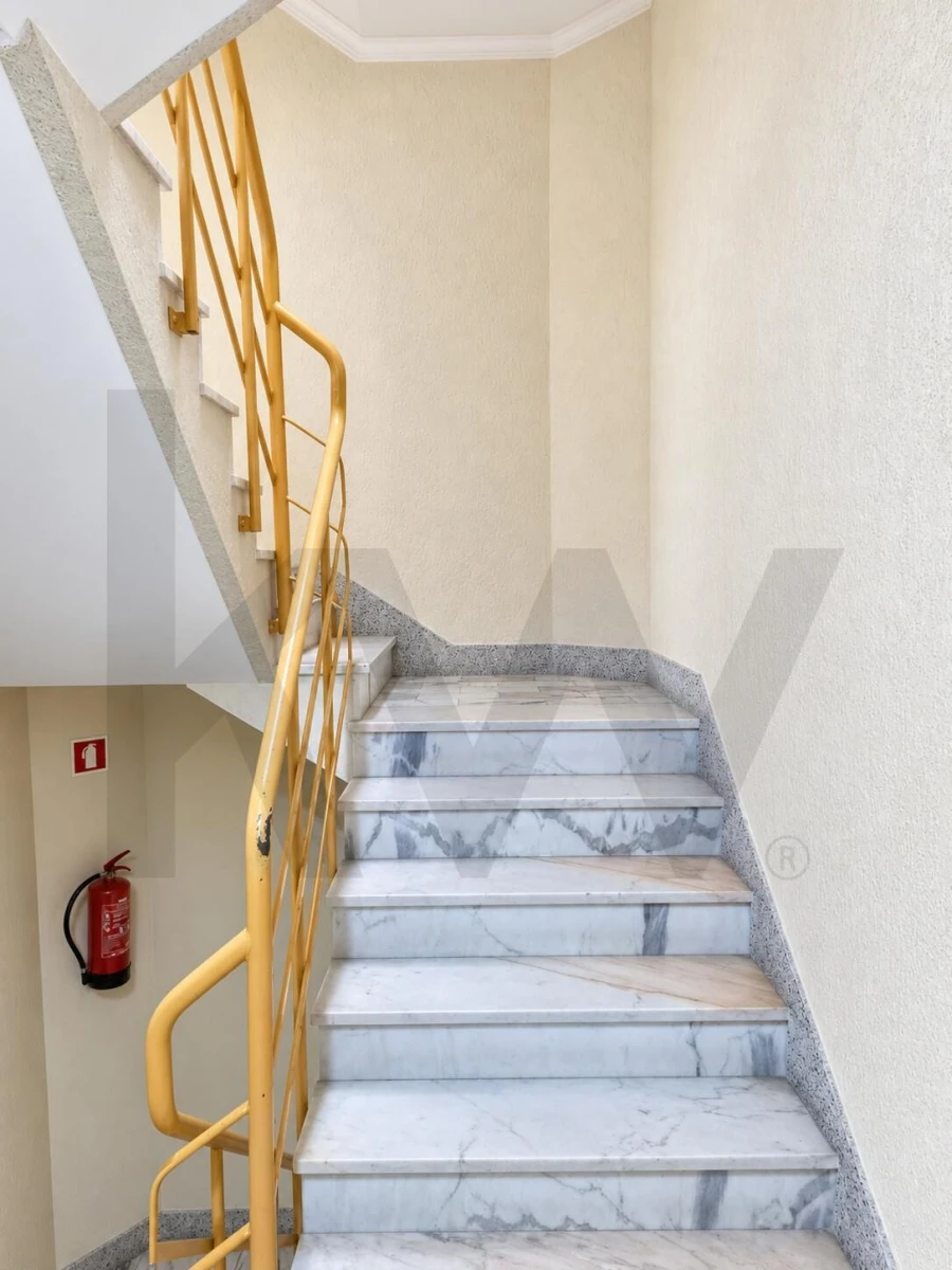 Apartamento T2 para Venda em Carregado e Cadafais Foto 8