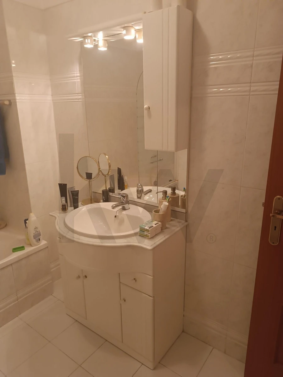 Apartamento T2 para Venda em Carregado e Cadafais Foto 26